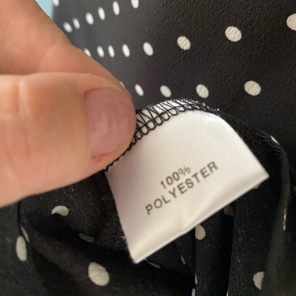 Pretty Retro 40s Shirt Dress in Black with White Polka Dots - Picture 10 of 11